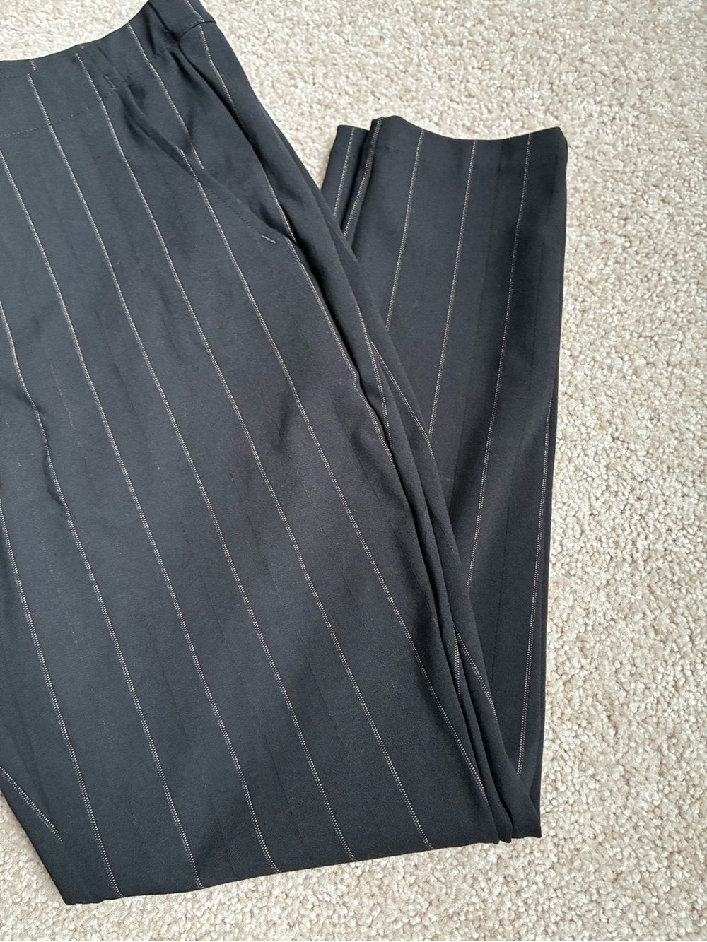 Hue pinstripe skimmer leggings - Picture 3 of 10